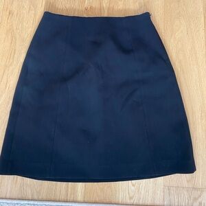 Aritzia babaton size 4 mini in black